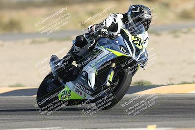 media/Oct-04-2025-CVMA (Sat) [[408bcdd6e4]]/Race 13-Amateur Supersport Open/